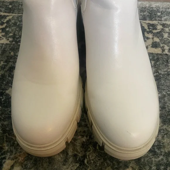 Women’s chunky white faux leather boots size 7.5 outdoors cabincore gorpcore - Picture 4 of 10